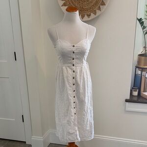 ❣️❣️Emerald Sundae White Midi Dress with Button Detail